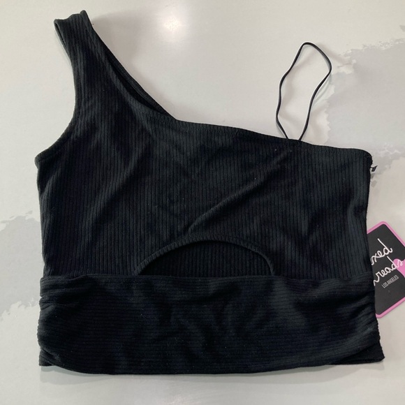 Black One-Shoulder Crop Top - Picture 2 of 5